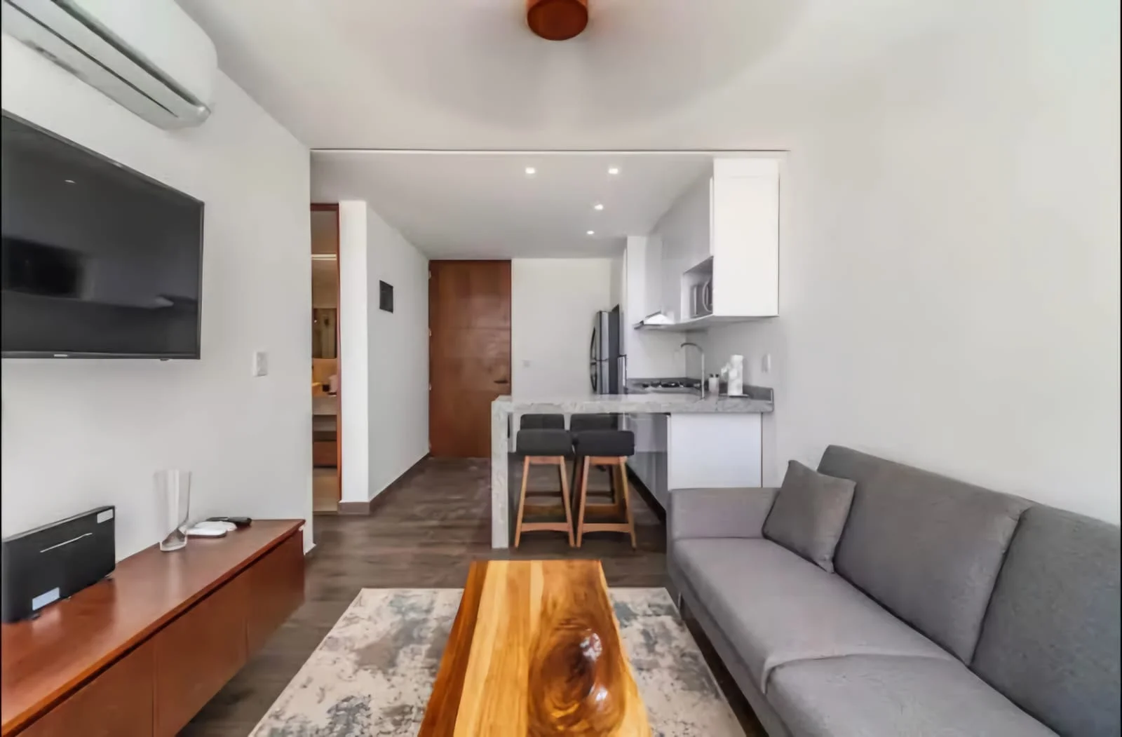 Casa Kiin interior view